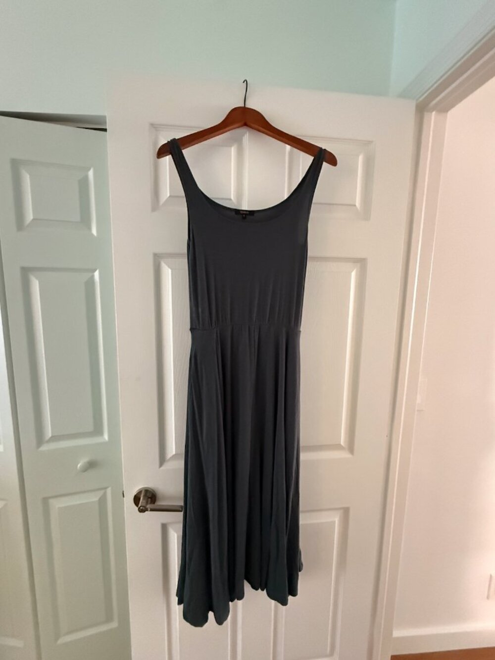 Quince Tencel Jersey Fit & Flare Dress (S) - Picture 2 of 4
